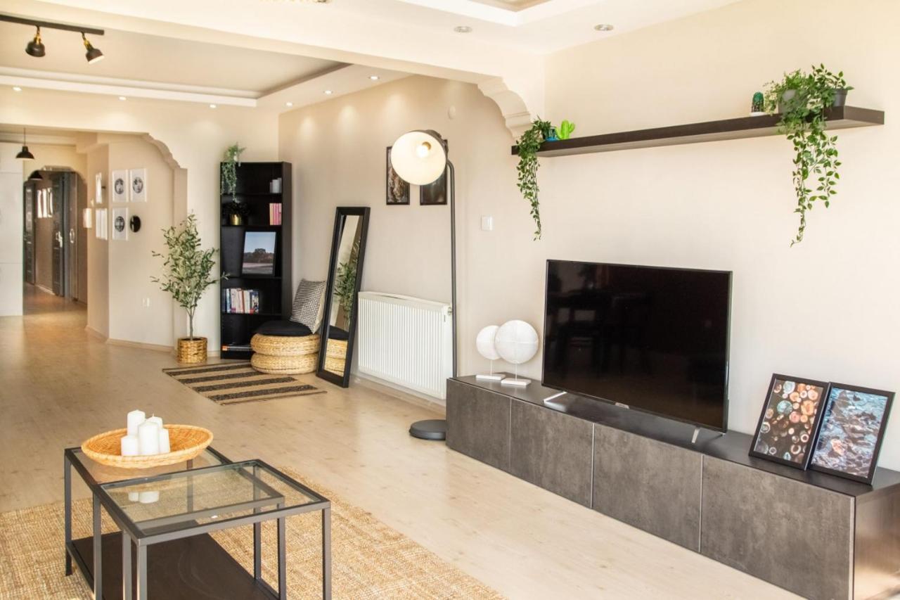 Exceptional Flat With Gorgeous Sea View In Izmir Apartment Ngoại thất bức ảnh