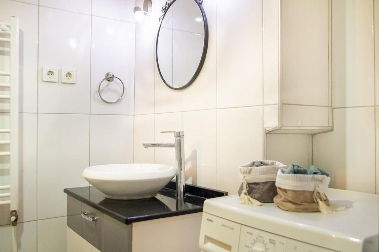 Exceptional Flat With Gorgeous Sea View In Izmir Apartment Ngoại thất bức ảnh